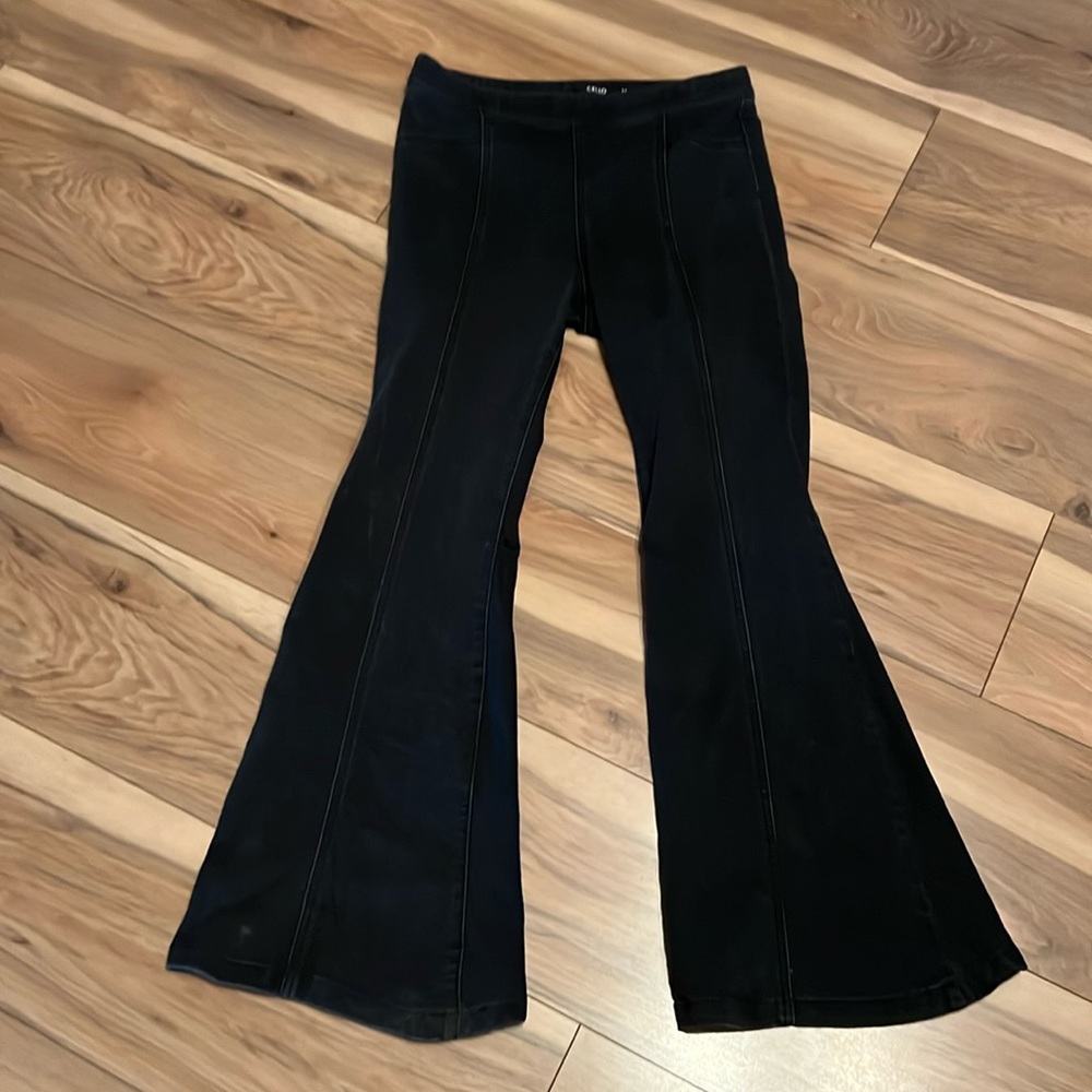 Cello Black Flared Pull On Jeans. Been hemmed to 30 inches.